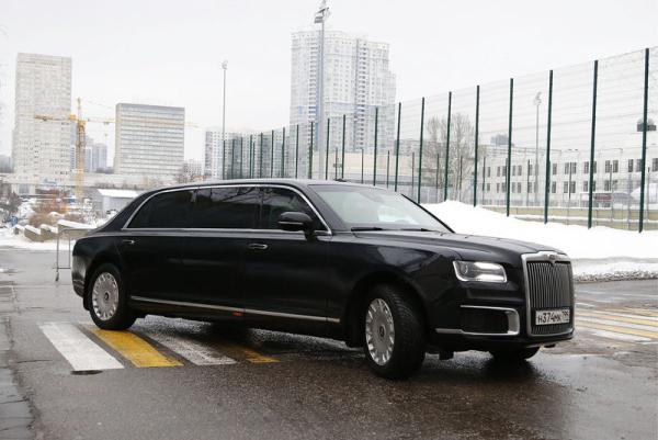 Дмитрий Медведев пересел на Aurus